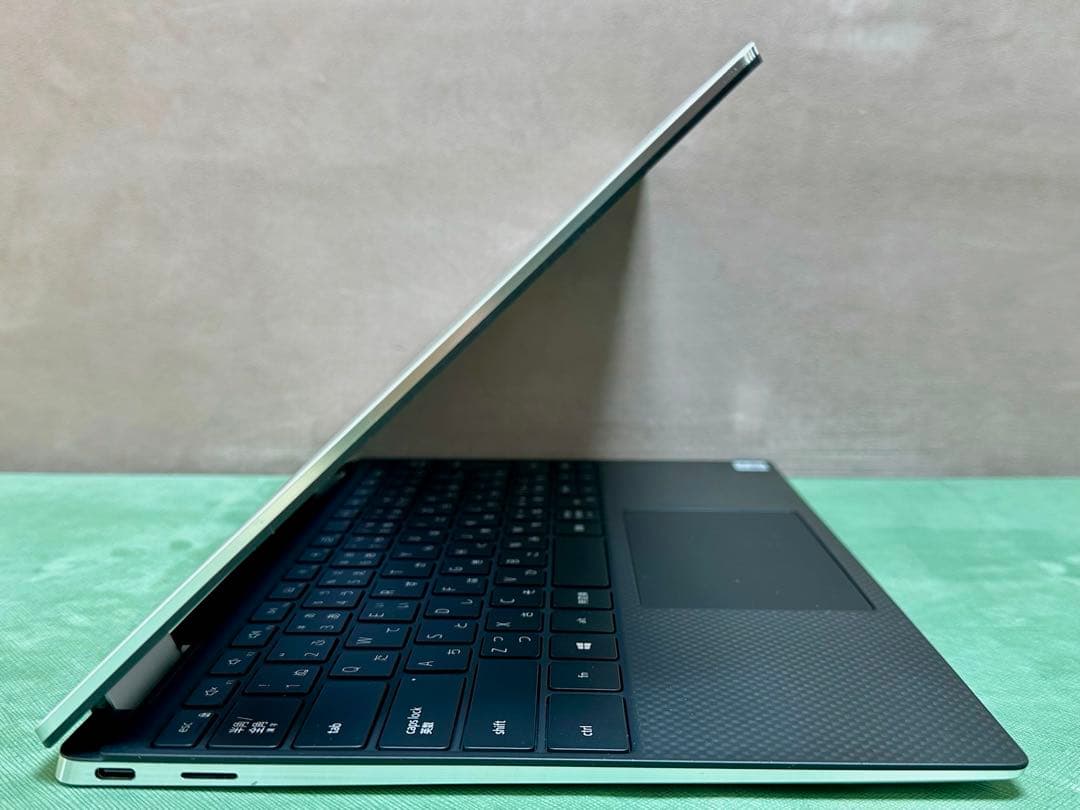 Dell XPS 7390 2-in-1 Core i5 10世代