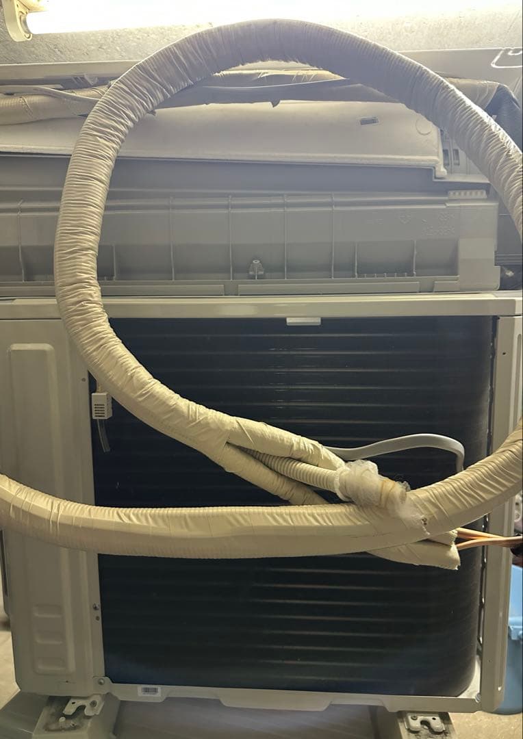 アイリスオーヤマのルームエアコン室外ユニット「IHR-2209G」 2025年