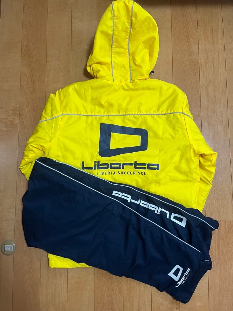 リベルタサッカー3点セット(ジャージ上＋ウィンドブレーカー上下)Mサイズ