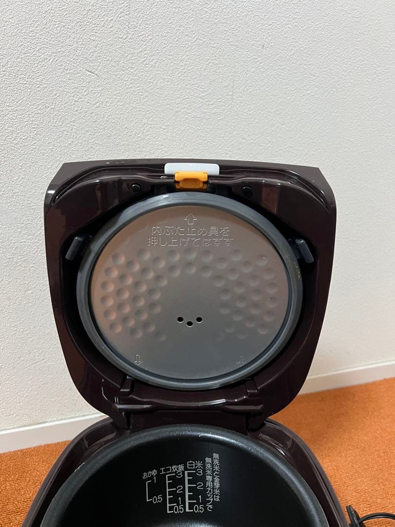 美品 ZOJIRUSHIマイコン式炊飯器・炊飯器・炊飯ジャー・極め炊き・3合炊き