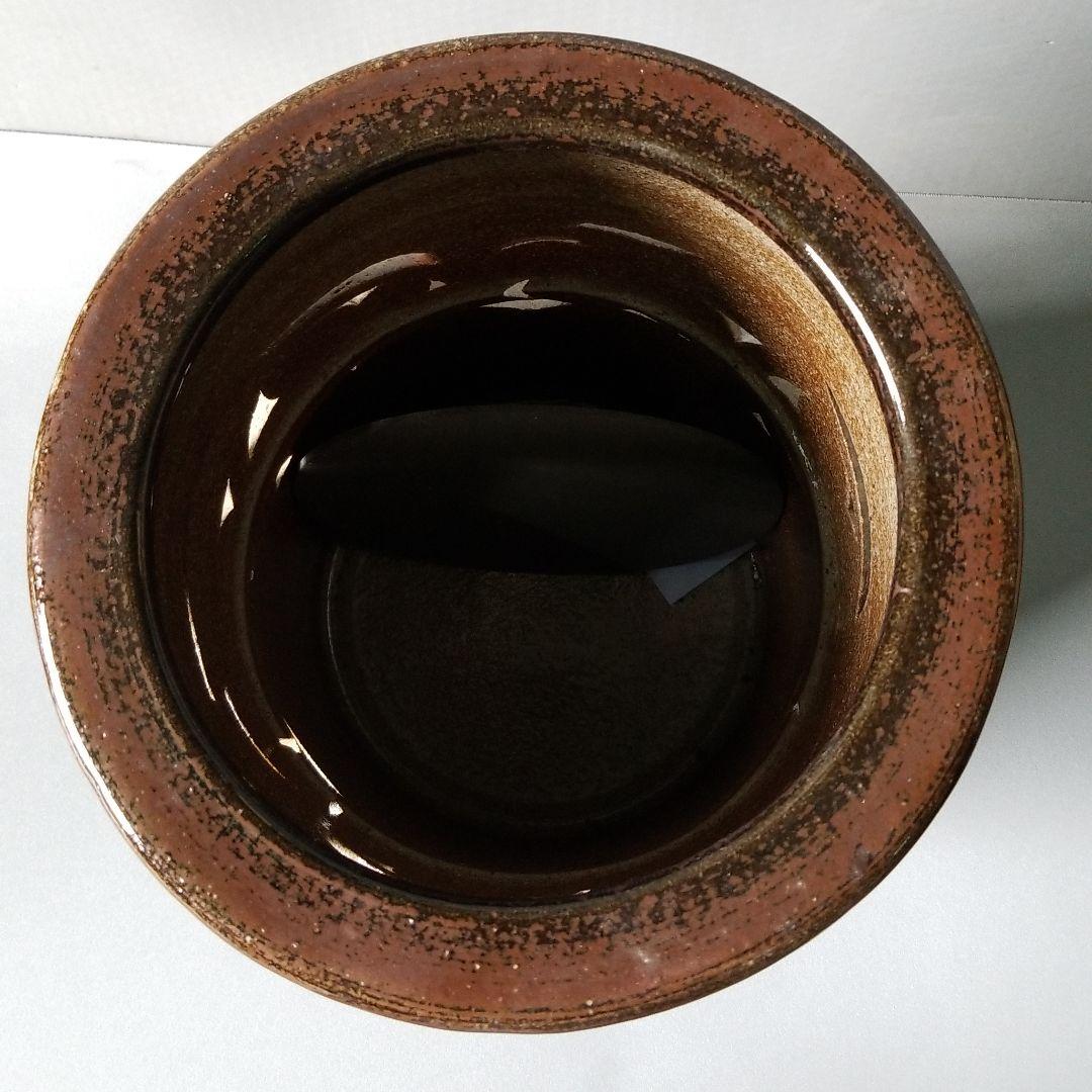 信楽焼傘立て  唐草帯彫 高さ４６cm