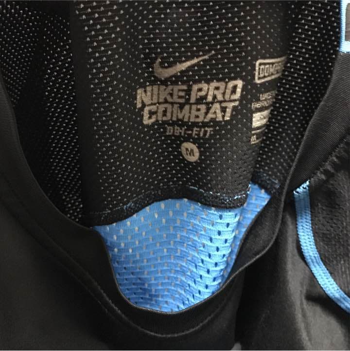 ナイキ インナーシャツ