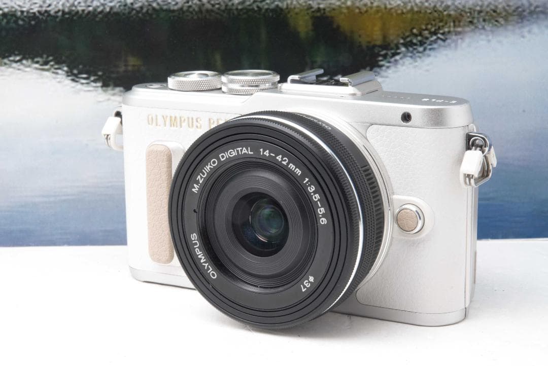 オリンパス　OLYMPUS E-PL8 箱付き