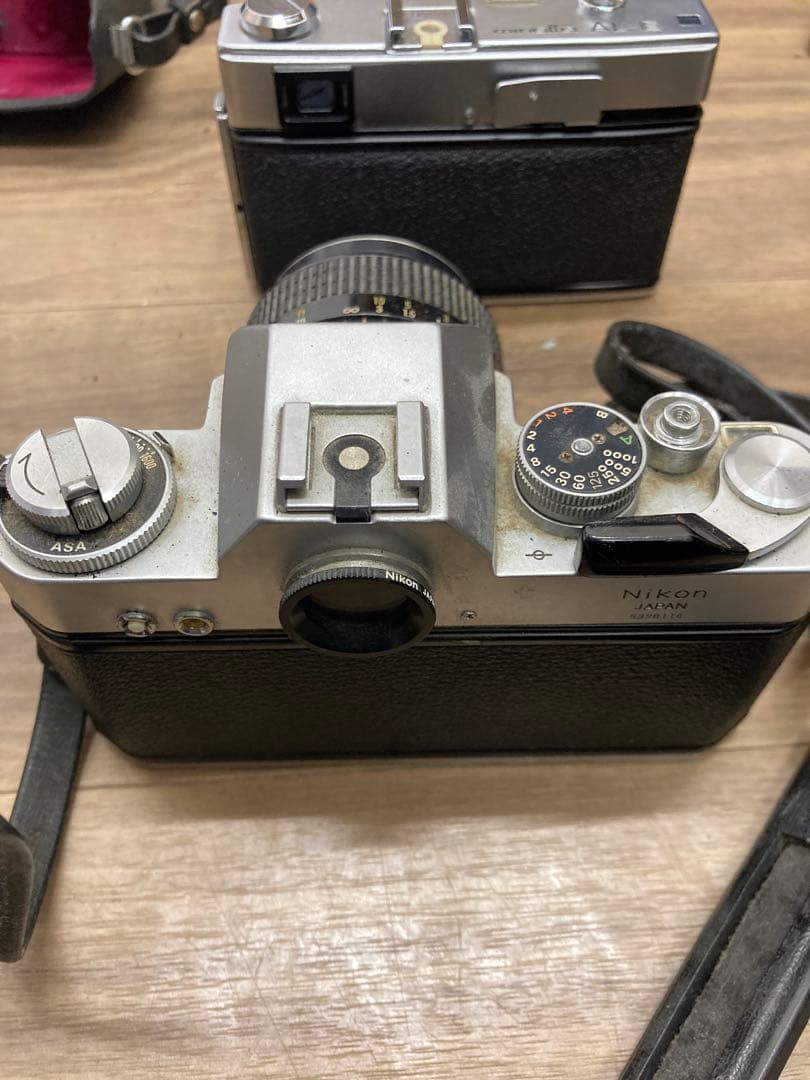フィルムカメラおまとめ　Nikomat EL minolta-35 など　４点