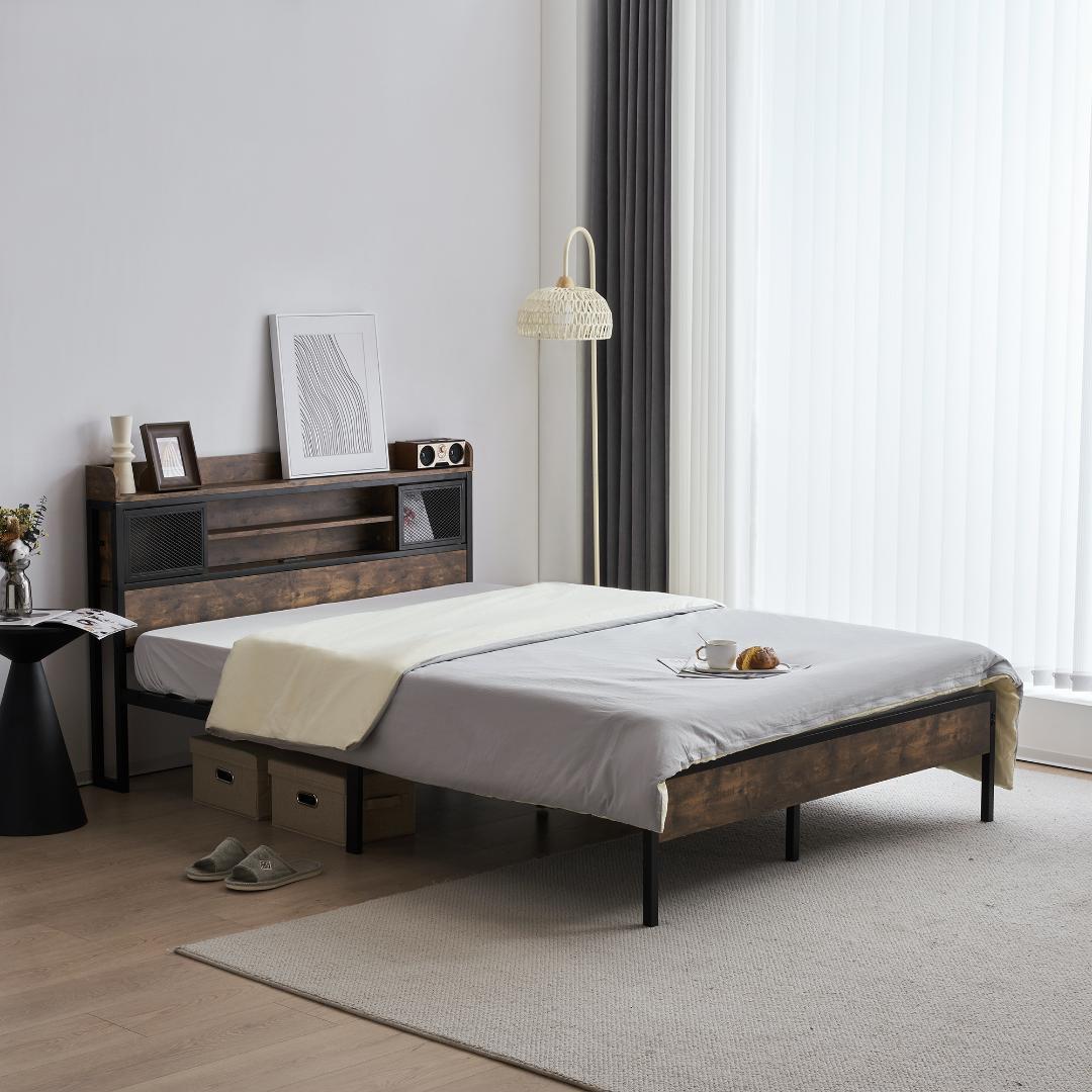 人気販売中！北欧風コンセント付きベッドフレーム　木製　ダブル（DOUBLE）