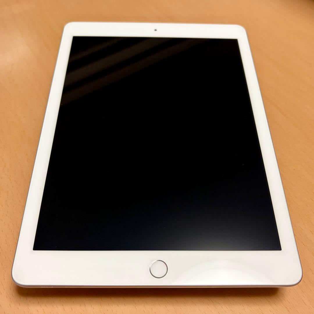 Apple iPad(第6世代) シルバー 本体 箱付き 32GB Wi-Fi