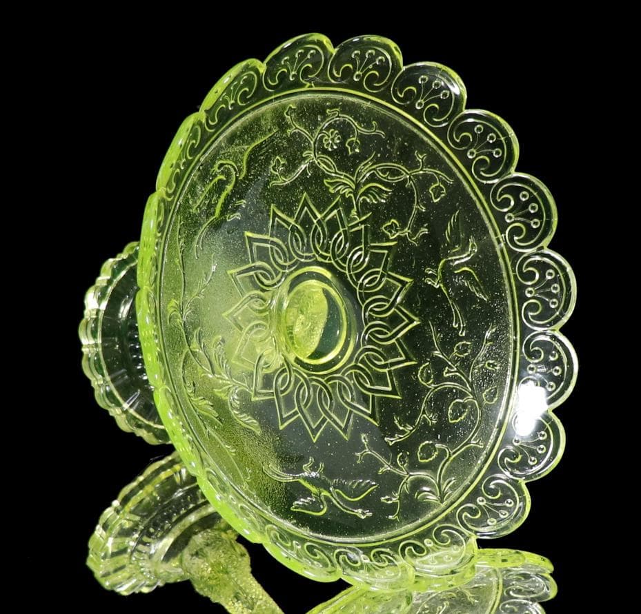 オールド・バカラ(BACCARAT) 1880年 ウランガラス製 大型コンポート