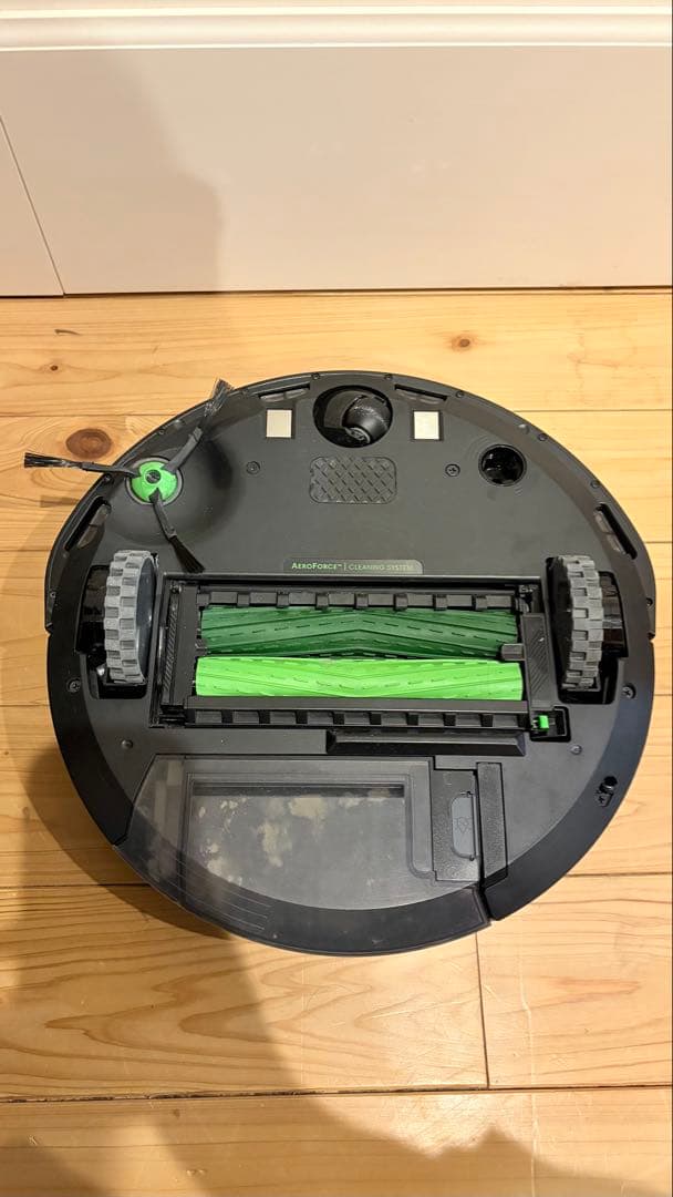 ルンバi3本体+AC電源充電ドック付き　部屋別に認識して掃除できるモデルです。