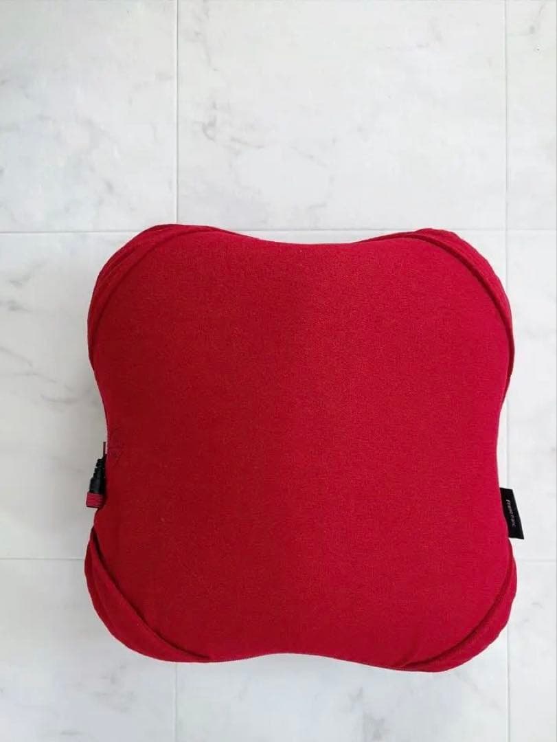 新品未使用♡真紅♡Francfrancクッション