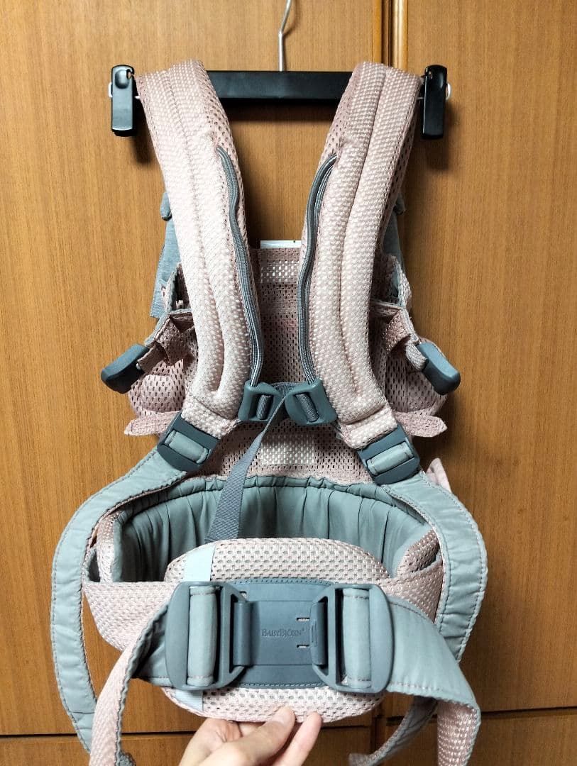 【ぴーや】【カバー付／美品】ベビービョルン ハーモニー　ダスティピンク