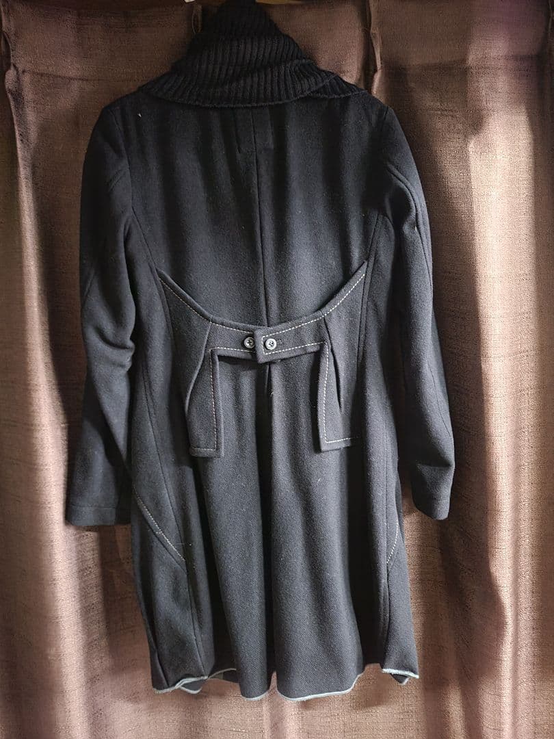 マリテフランソワジルボーブラックマフラー付きバルーンコート