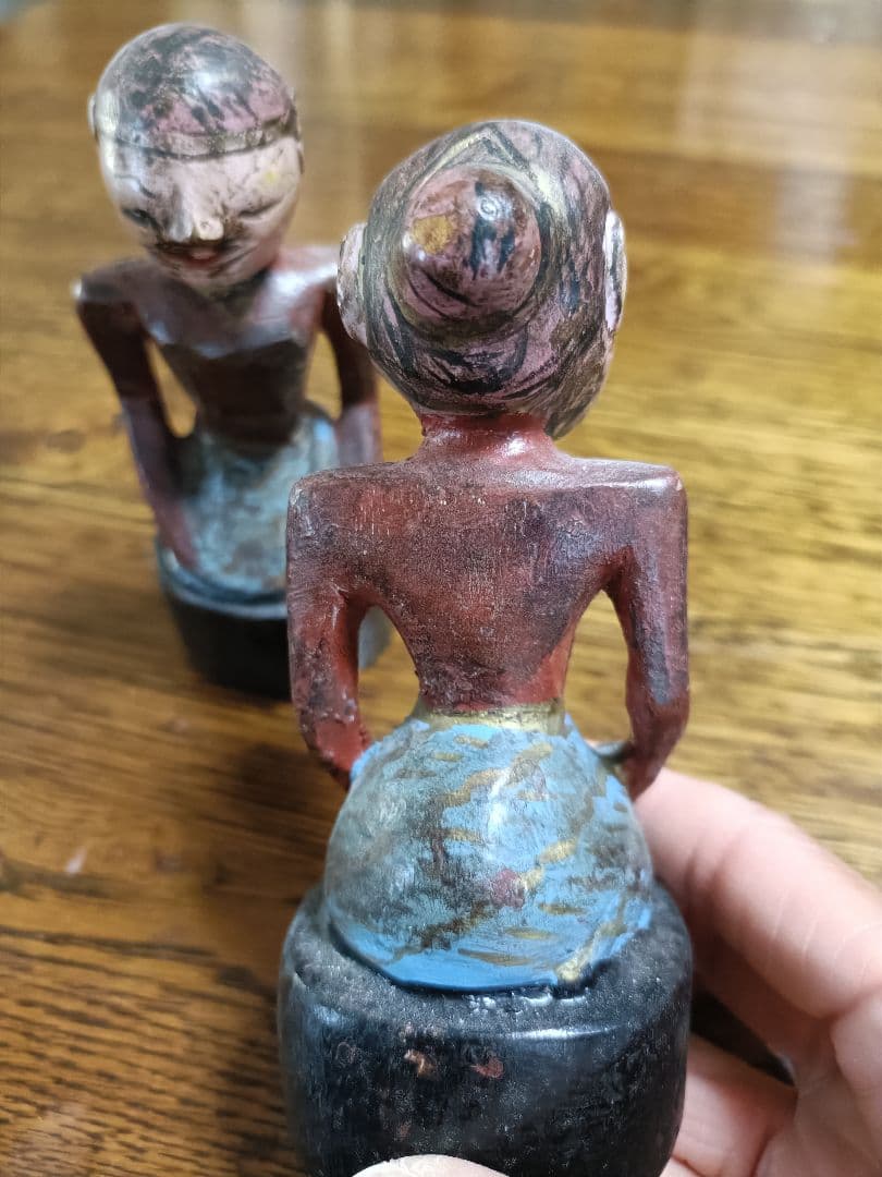 バリ島購入木製人形２体１２センチ
