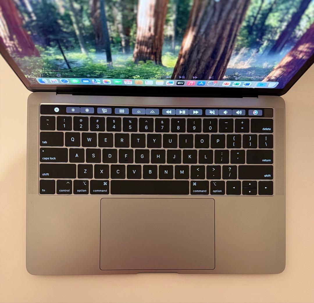 Macbook Pro 2019 13インチ 今年最新mac os