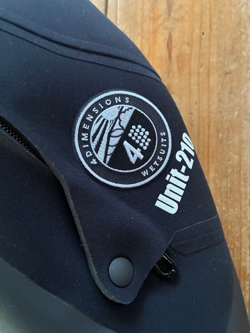 ウェットスーツ セミドライ　4ディメンション 4Dimensions 3/3mm