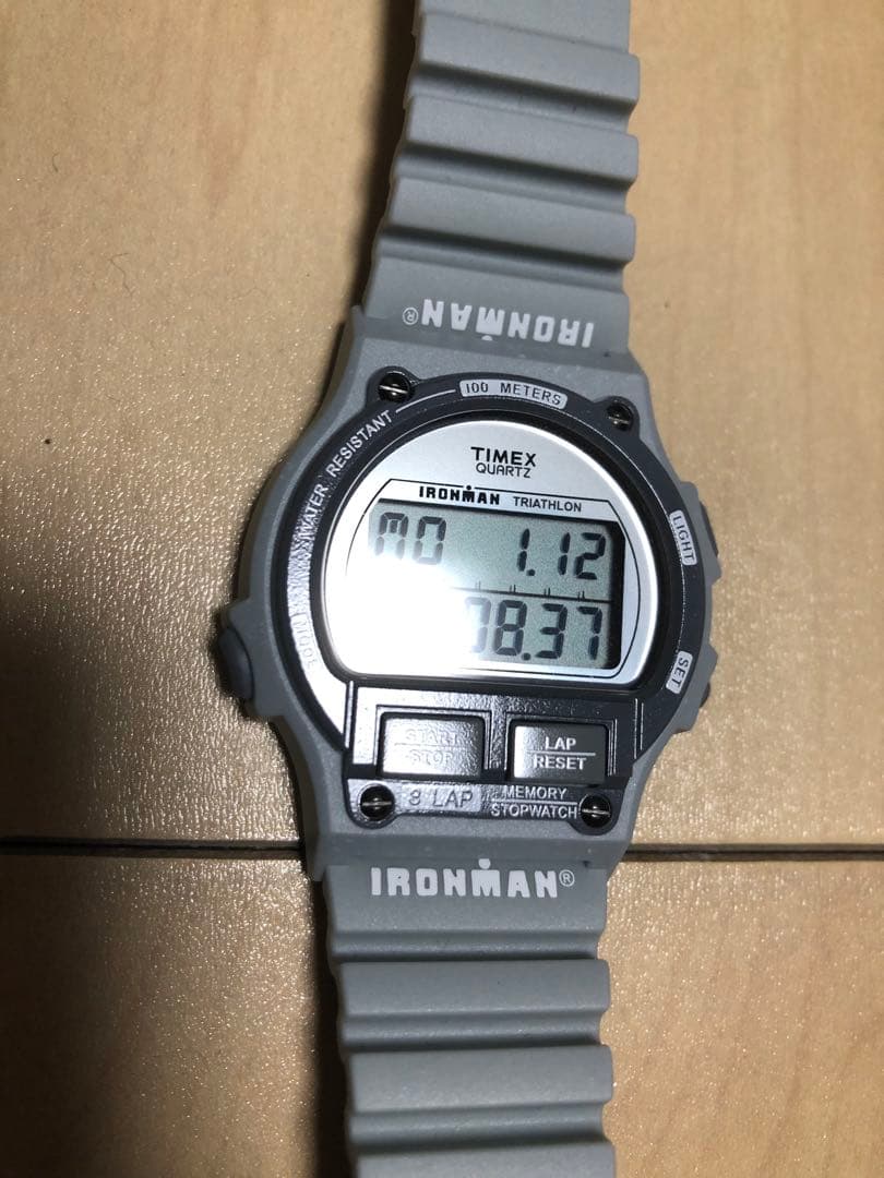 TIMEX IRONMAN 8 LAP デジタル腕時計 グレー TW5M54