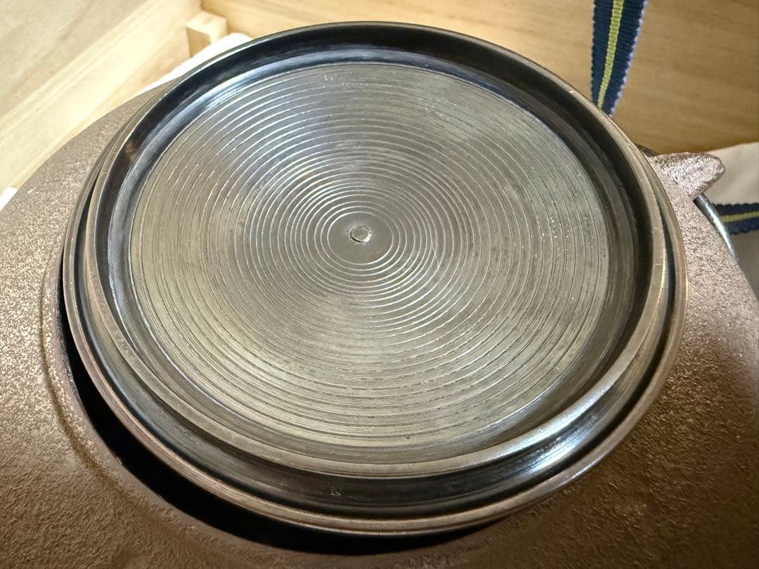 【茶道具】金森紹栄 唐銅鬼面風炉添丸釜 共箱・野々田式電熱器付 美品