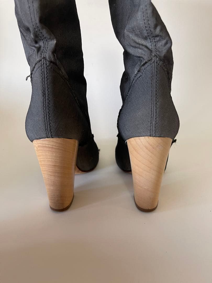 CHANEL グレー ロングブーツ