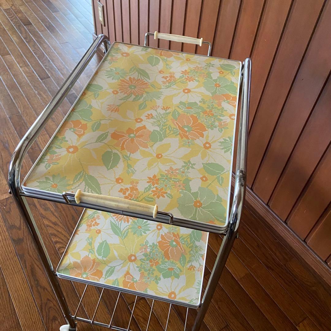 昭和レトロ　キッチンワゴン　花柄　3段　当時物　レトロポップ　トレー