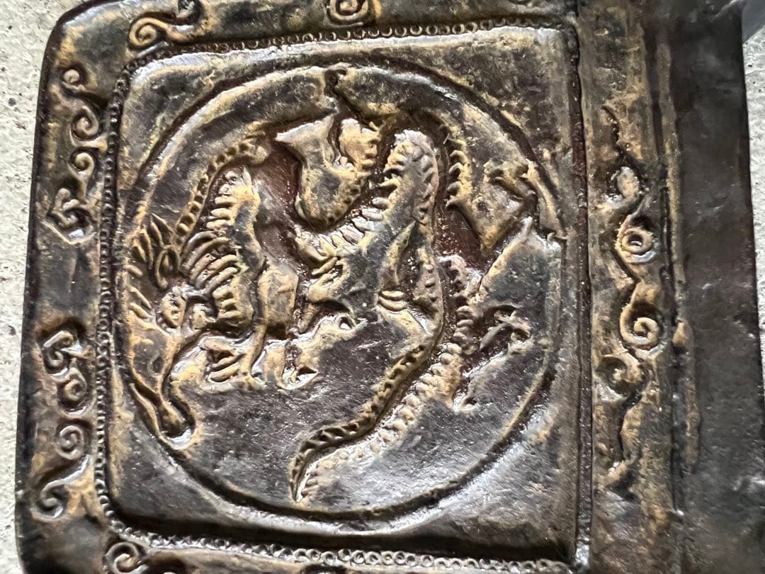 銅製　龍彫刻置物 漢字刻印付き　時代物