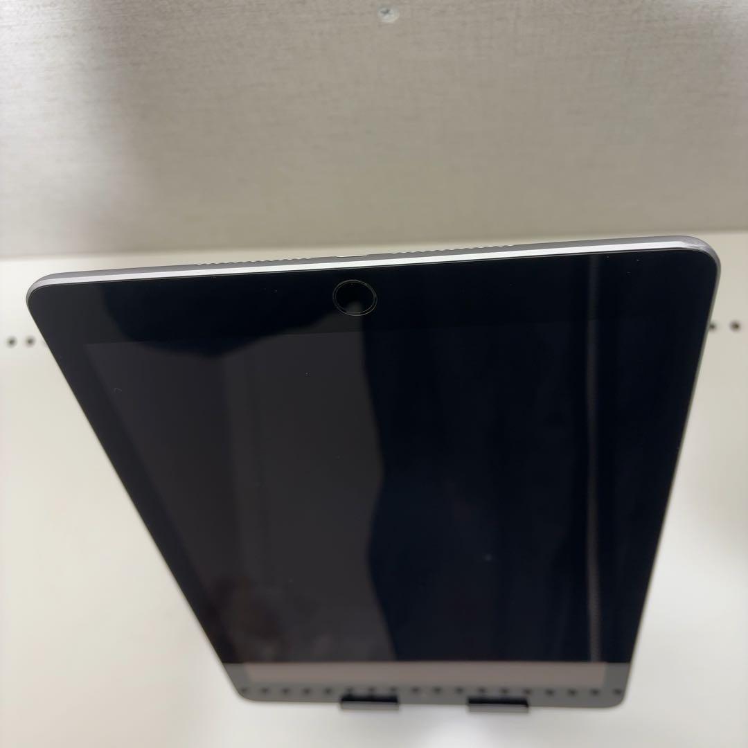 早い者勝ち　iPad 第5世代　32GB Cellular