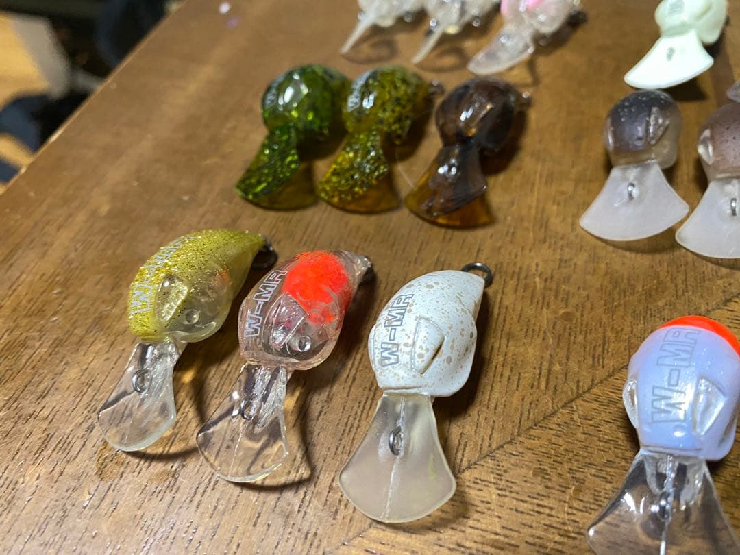 ★管釣トラウト　クランク　DFJ ウェイブラ一　レアカラ一ばかり24個　未使用