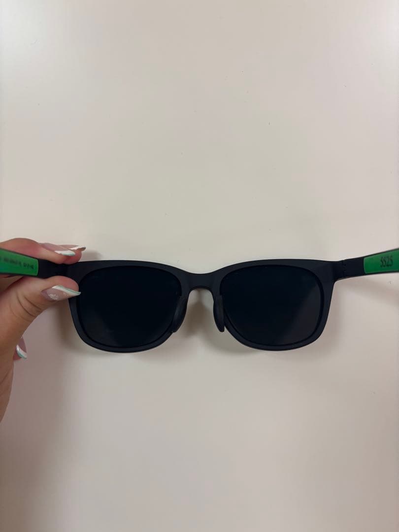 Eyevol 5525サングラス 黒/緑 収納袋付き