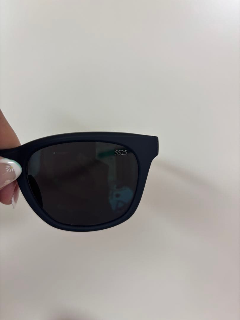 Eyevol 5525サングラス 黒/緑 収納袋付き