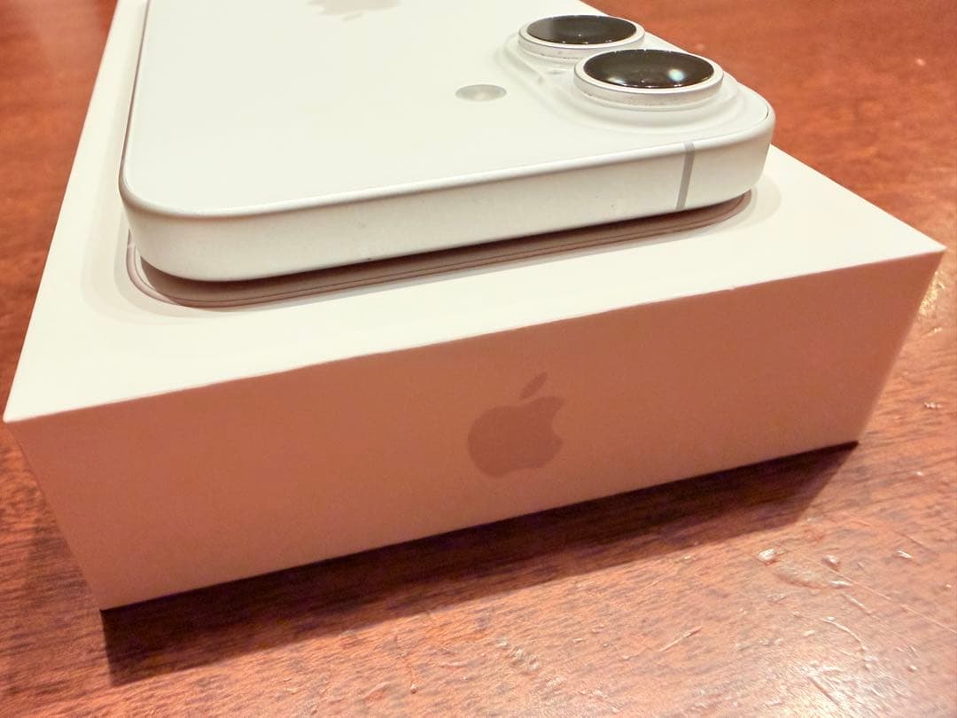 【土日限定価格】Apple iPhone16 128GB ホワイト SIMフリー