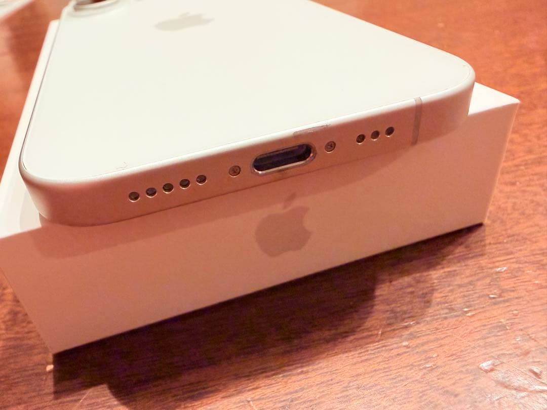 【土日限定価格】Apple iPhone16 128GB ホワイト SIMフリー