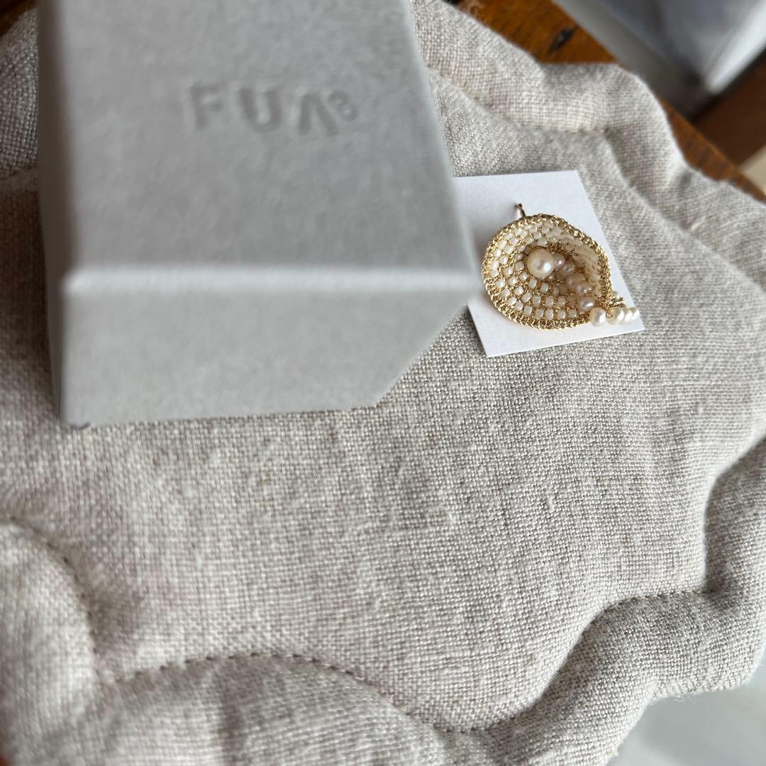 FUA Flower petal 片耳ピアス　ivory color