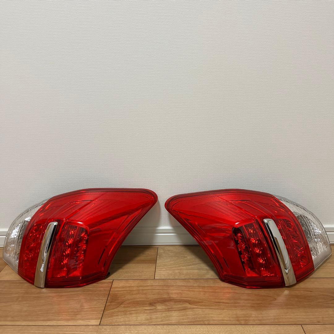 トヨタ　ヴァンガード　新品純正　テールランプ　ブレーキランプカバー