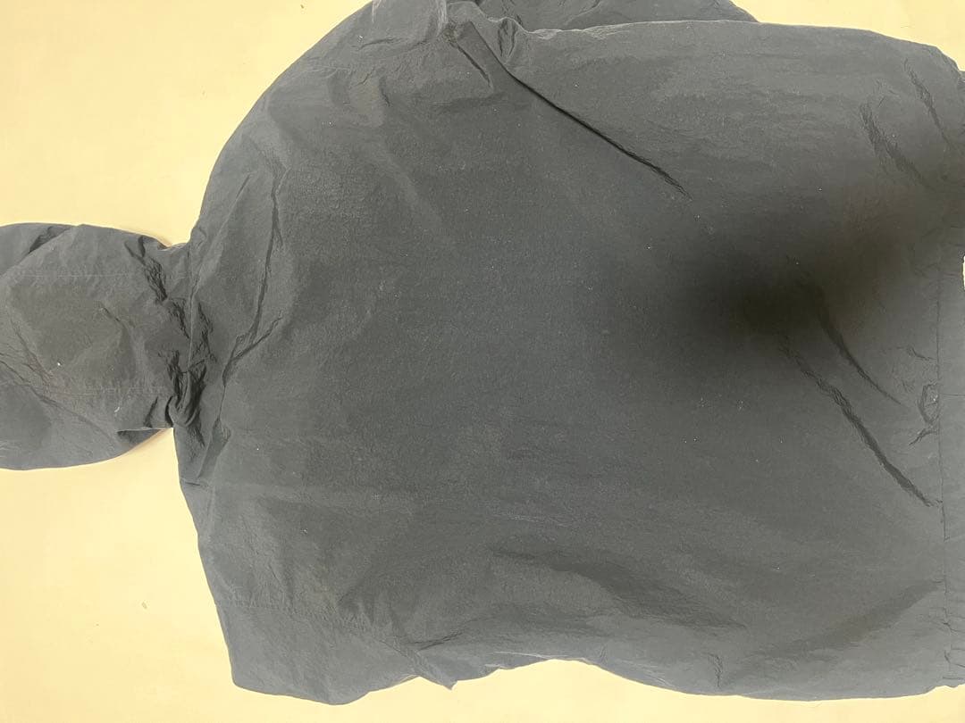 ブラックナイロンジャケット