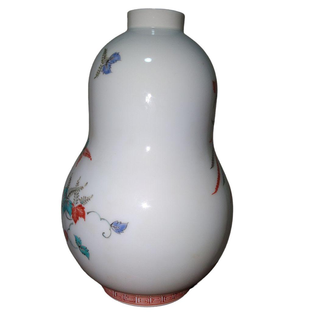 人間国宝　13代酒井田柿右衛門　鳳凰文草花文花瓶　作家者