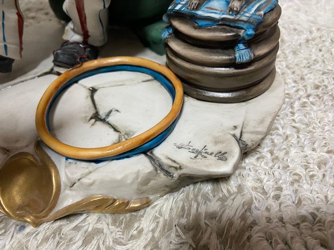 カポディモンテ ピエロと犬の置物