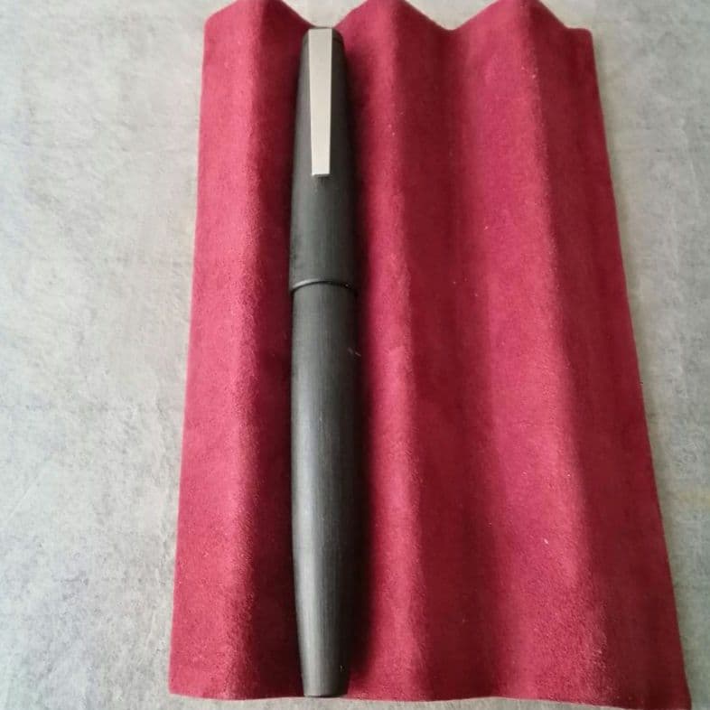 逸品　LAMY(ラミー) 2000 L01万年筆　F又はM　永遠のロングセラー