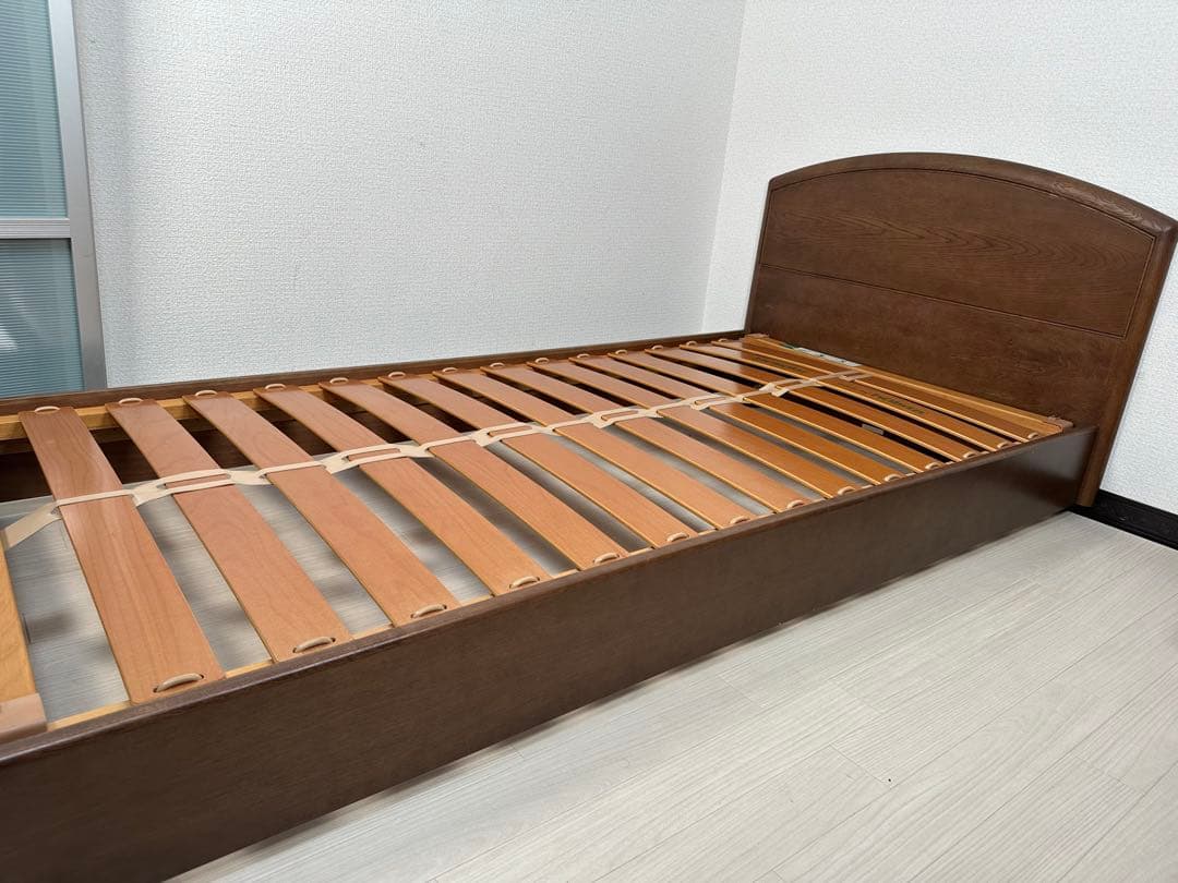 【三重県引き取り】カリモク ヒュルスタ社 シングルベッド フレーム ※i1※