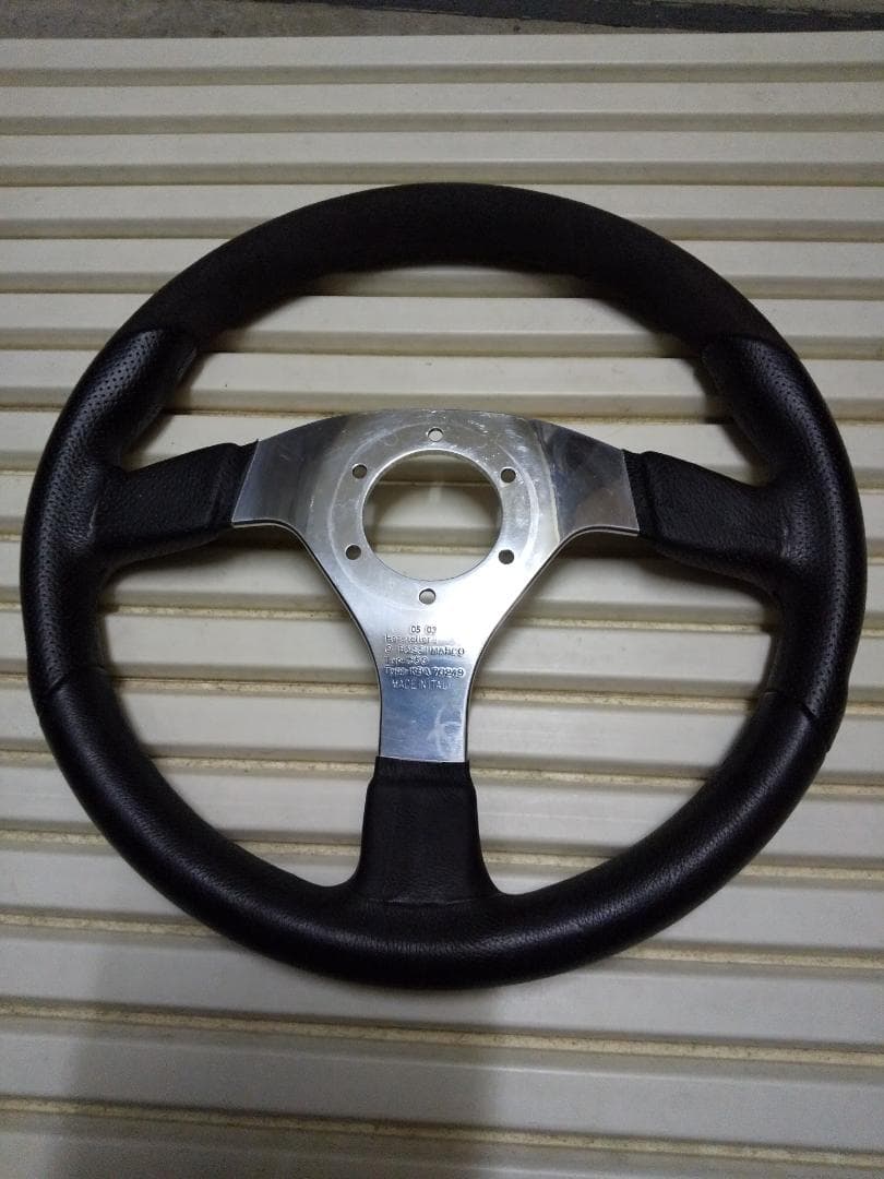 【送料無料】社外ステアリング（ハンドル） 汎用