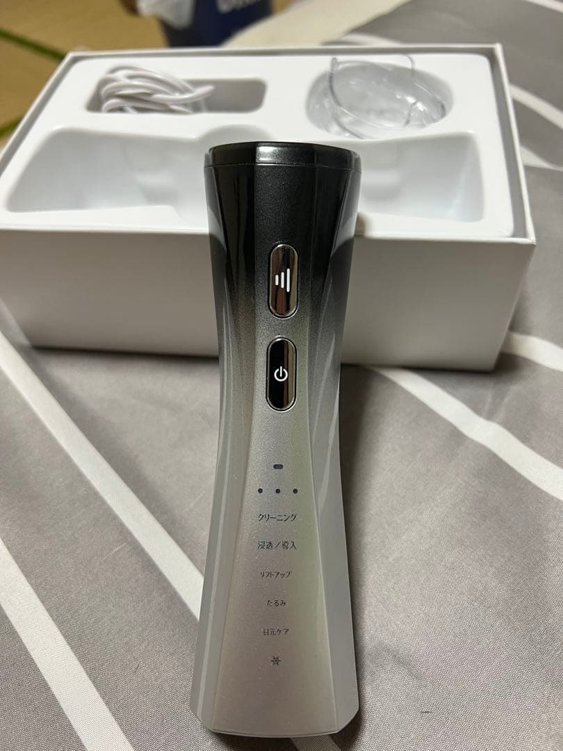 美顔器 USB充電 シルバー 三角形ヘッド