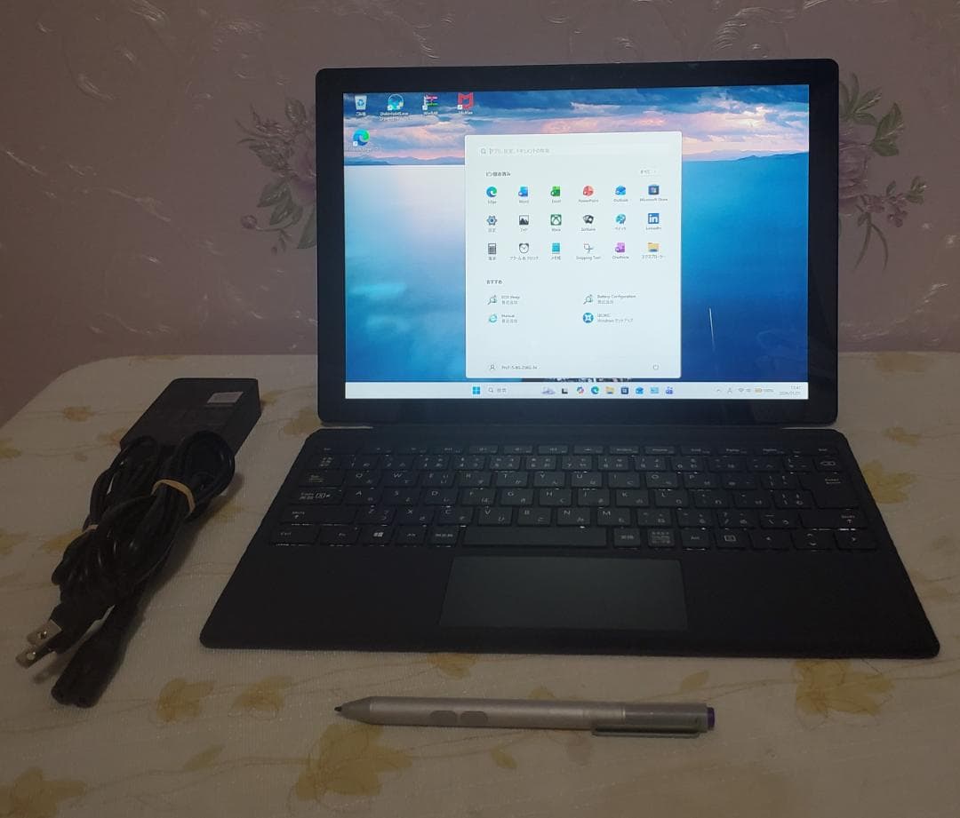 (美品)Surface Pro6 i7-8650U/16GB/512GB off