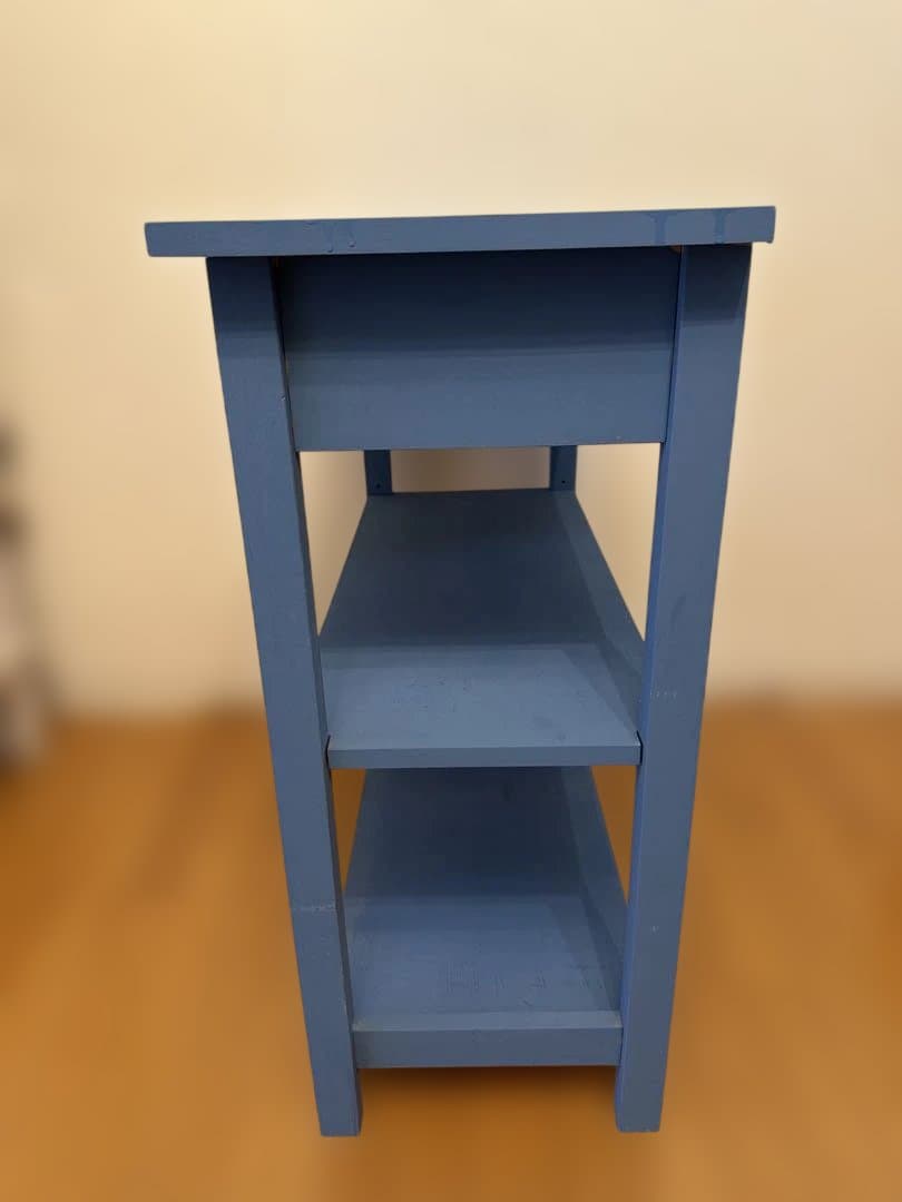 青色の3段シェルフ 引き出し付き