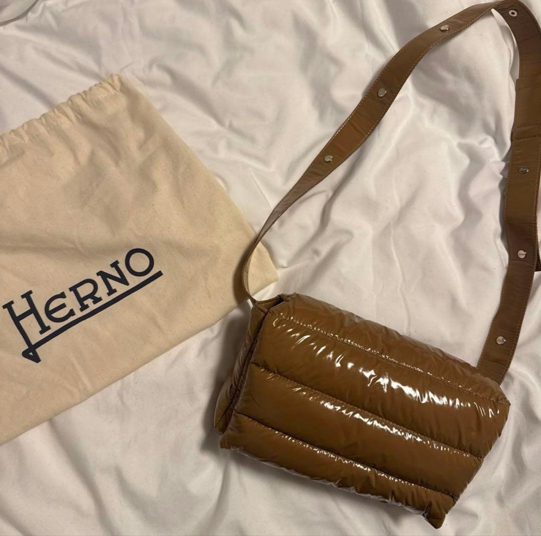 HERNO ダウン素材バッグ