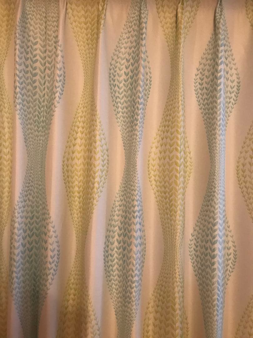 びっくりカーテン 北欧デザイン 遮光2級 ヌップグリーン