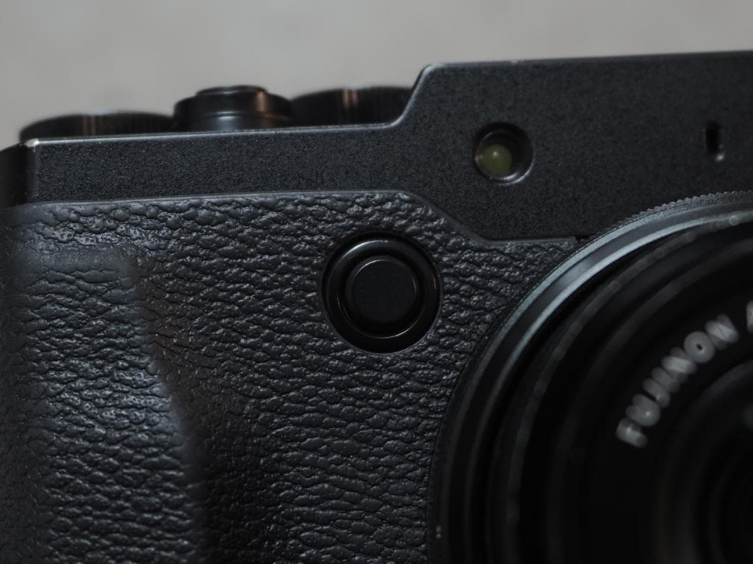 FUJIFILM フジフィルム X30