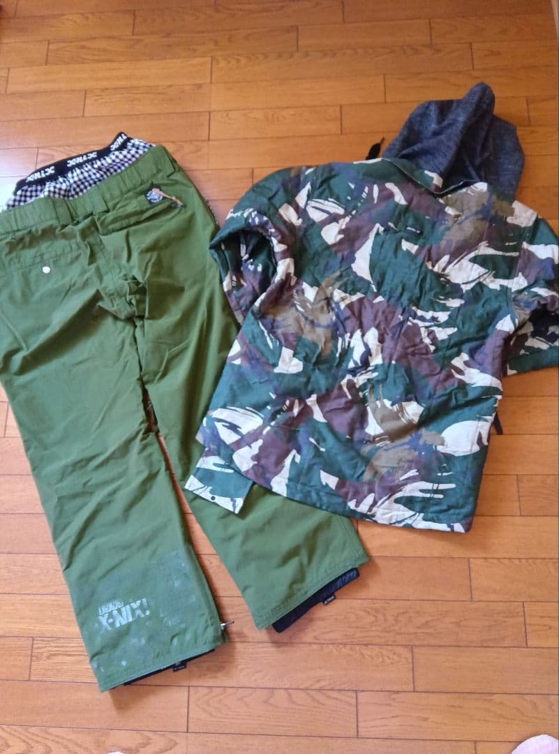 【良品】XNIX スノーボードウェア 上下セット 迷彩 カモフラージュ