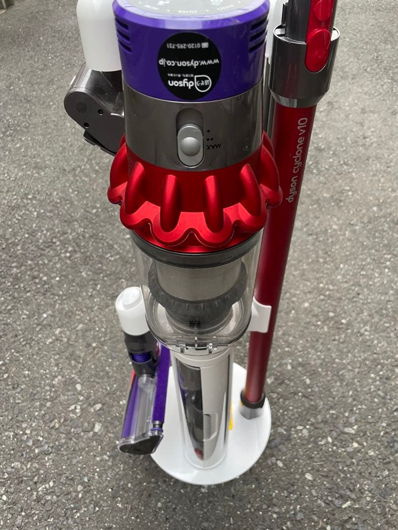 【直営店限定・美品】Dyson V10 サイクロン掃除機 専用ドック付｜動作良好