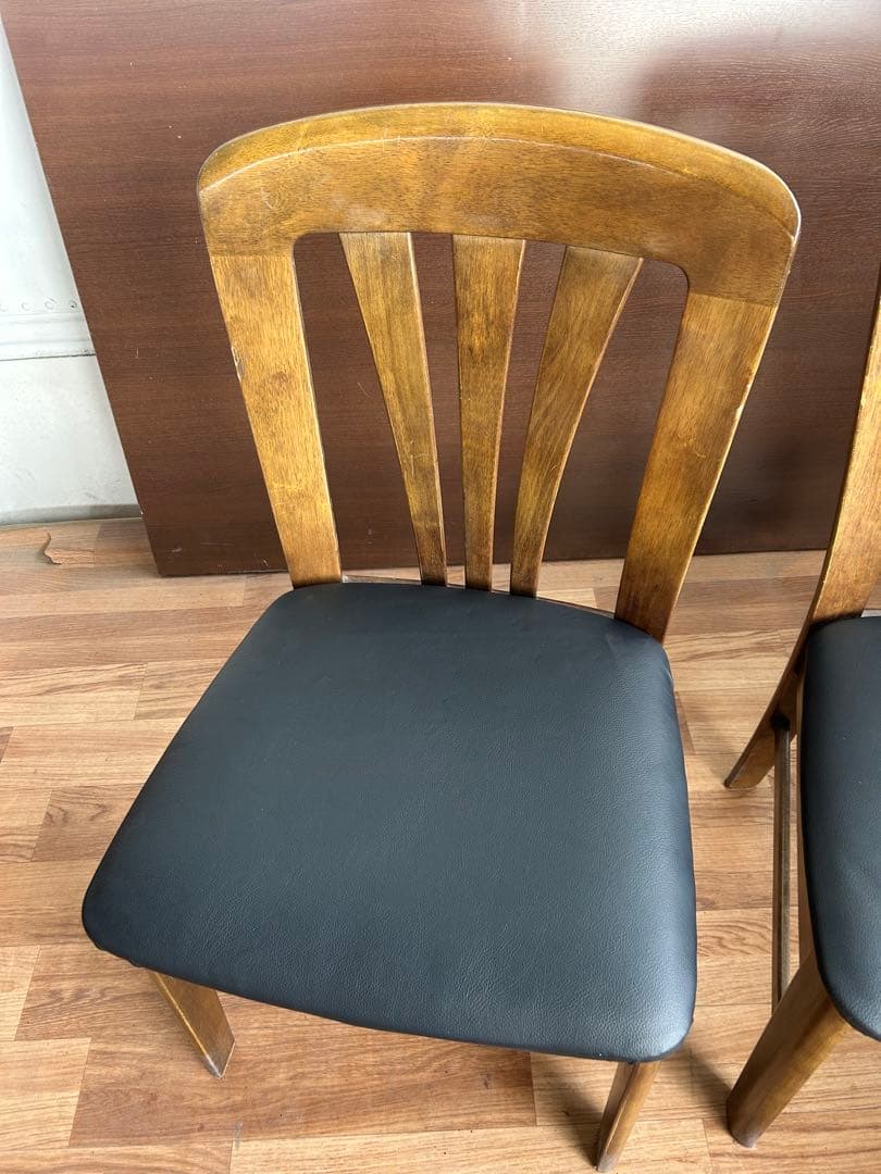 651 カリモク ダイニングチェア　2脚セット　木製 椅子 シェル型チェア 黒