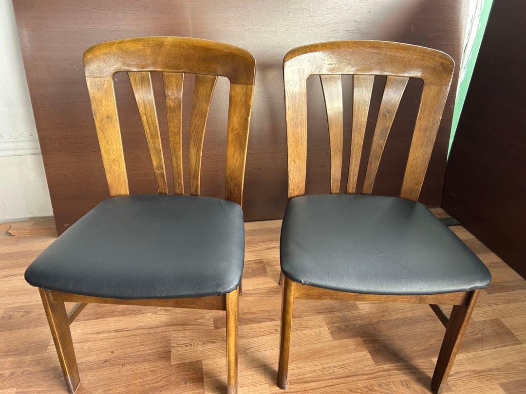 651 カリモク ダイニングチェア　2脚セット　木製 椅子 シェル型チェア 黒