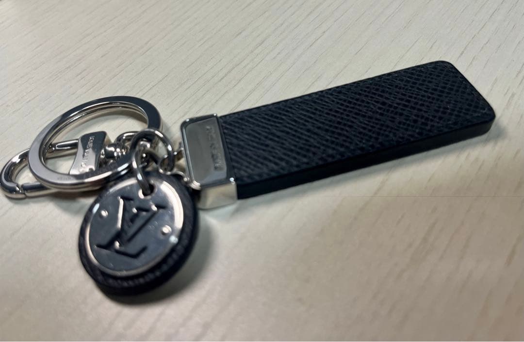Louis Vuitton キーホルダー ブラックレザー