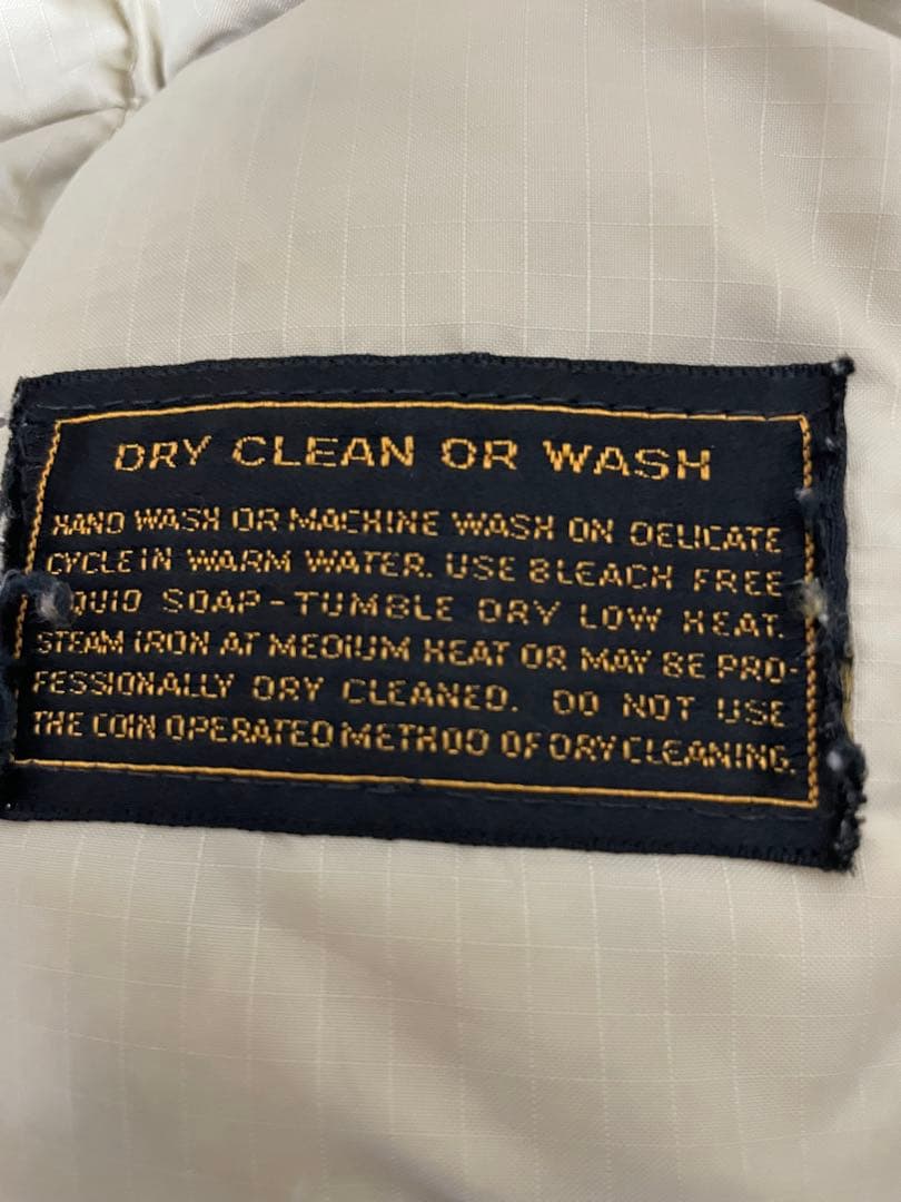 Eddie Bauerダウンベスト