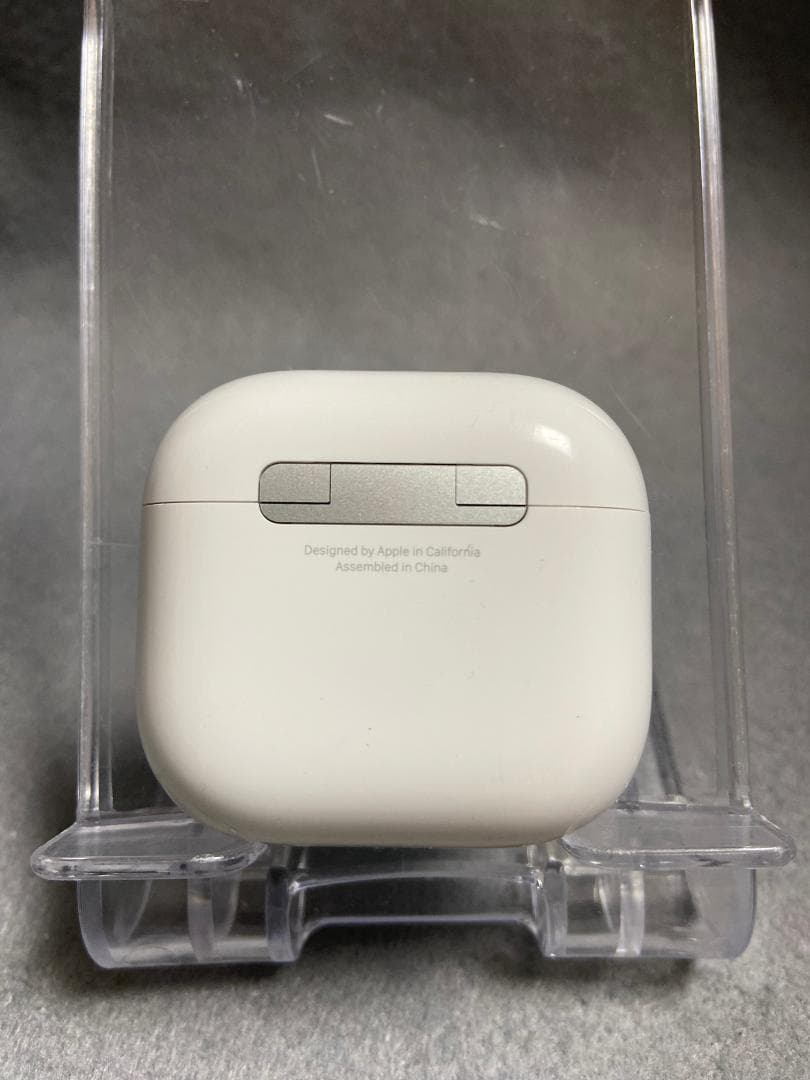 美品 AirPods 第4世代 ノイズキャンセリング搭載モデル MXP93J/A